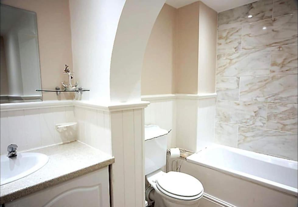 Sunny Seaside Beach House Lytham Centre Sleeps 8 Lytham St Annes Kültér fotó